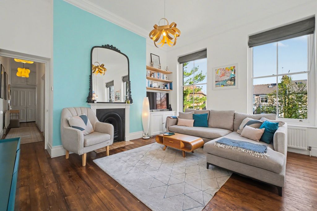 Property photo 3 of 11