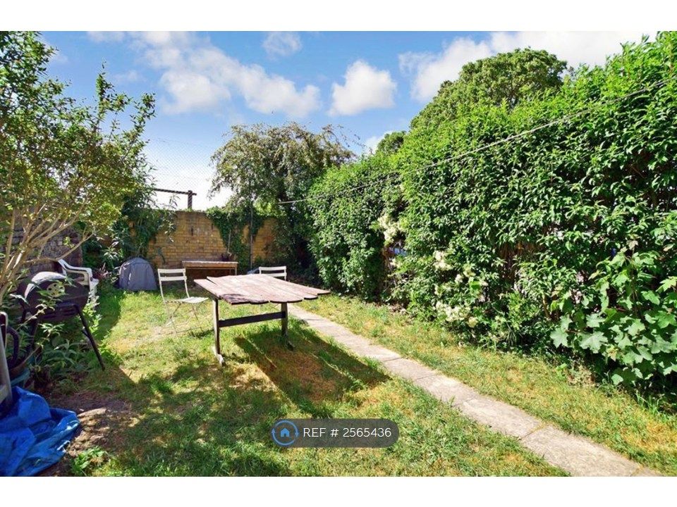 Property photo 3 of 4 Communal Garden
