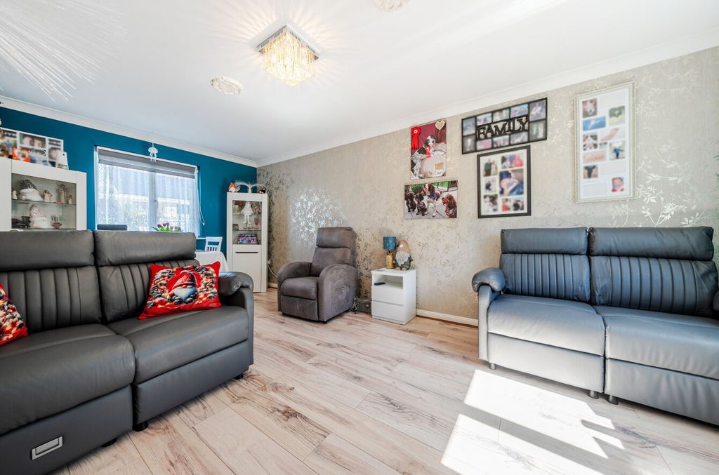 Property photo 3 of 18 1440438-10-69Dd14...