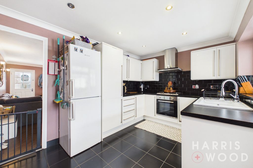 Property photo 3 of 18 4265703