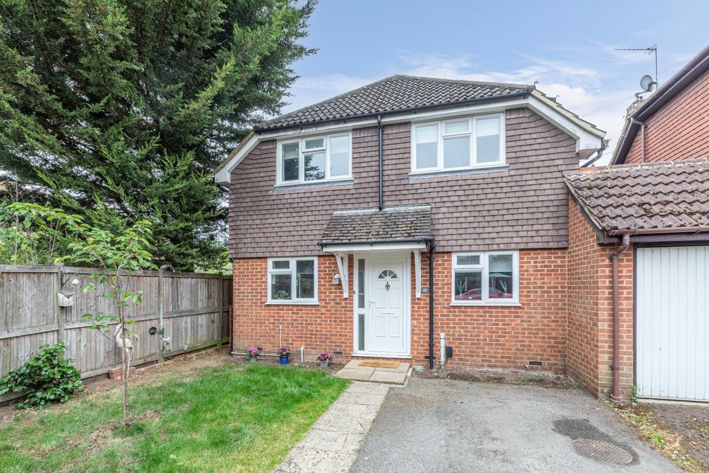 Property photo 2 of 27 Picture No. 24