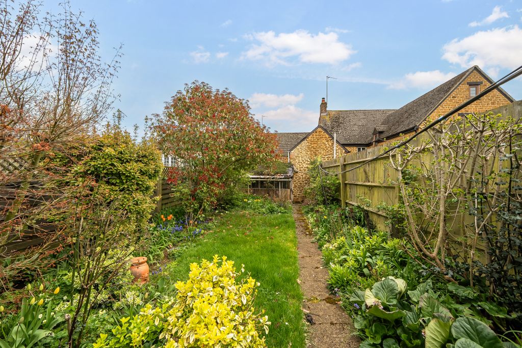 Property photo 2 of 21