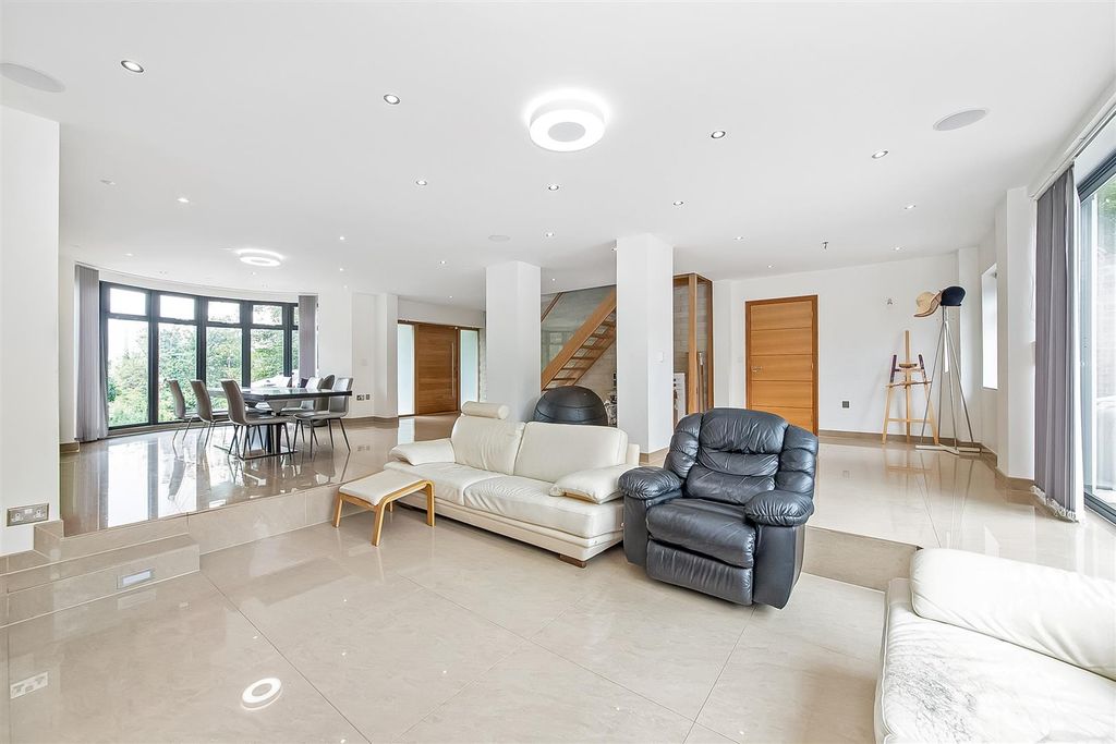 Property photo 2 of 15 Reception Room
