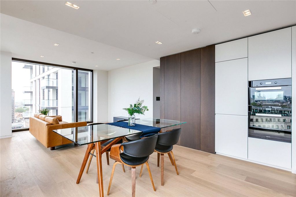 Property photo 3 of 13 Reception/Kitchen