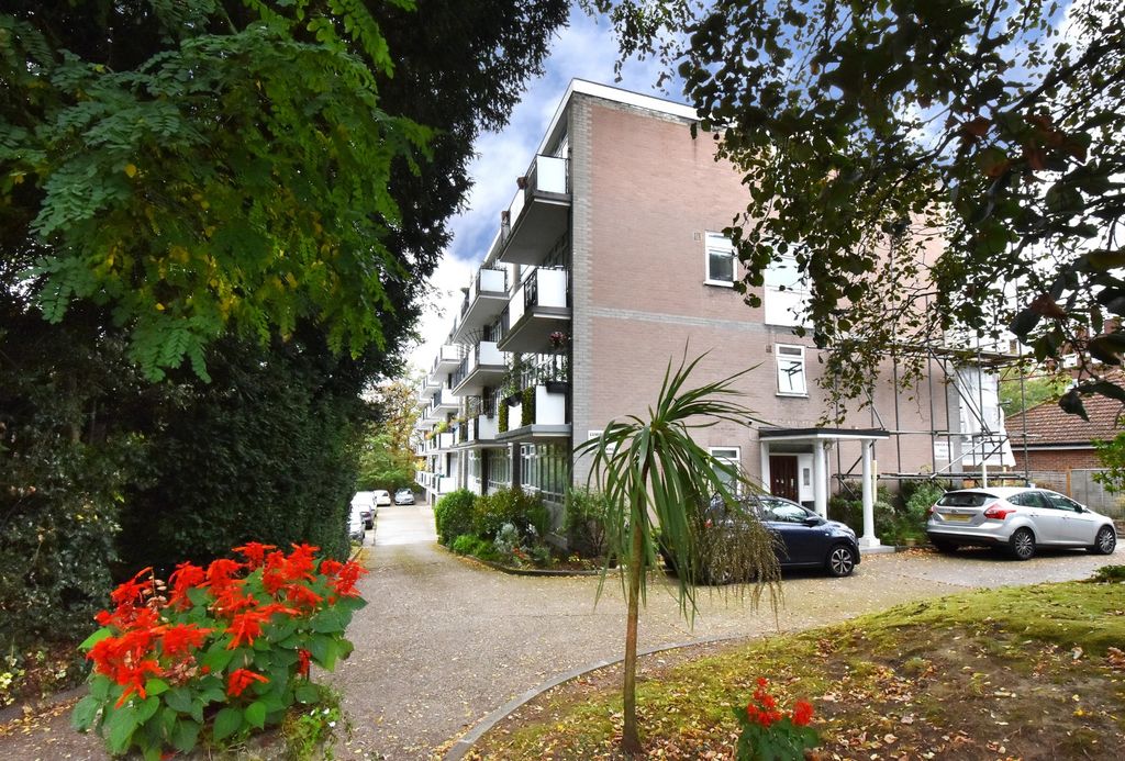 Property photo 2 of 14 5718991