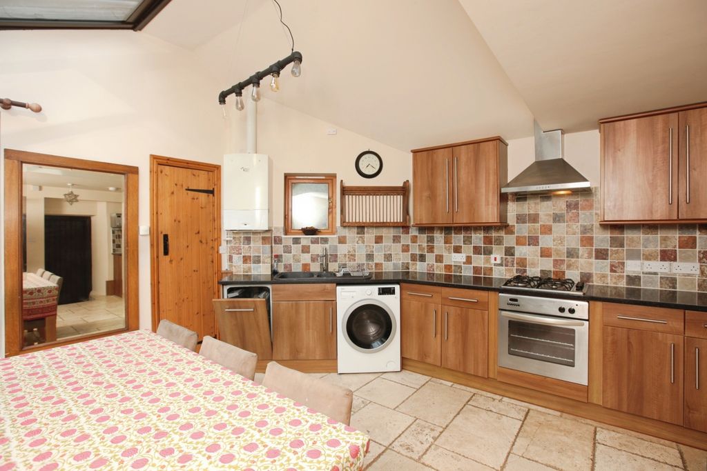 Property photo 3 of 17 Photo