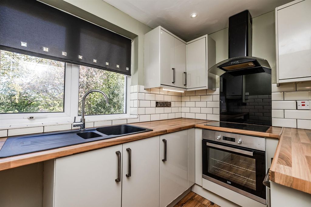 Property photo 3 of 22 2Woodgrovene157Tf-1.Jpg