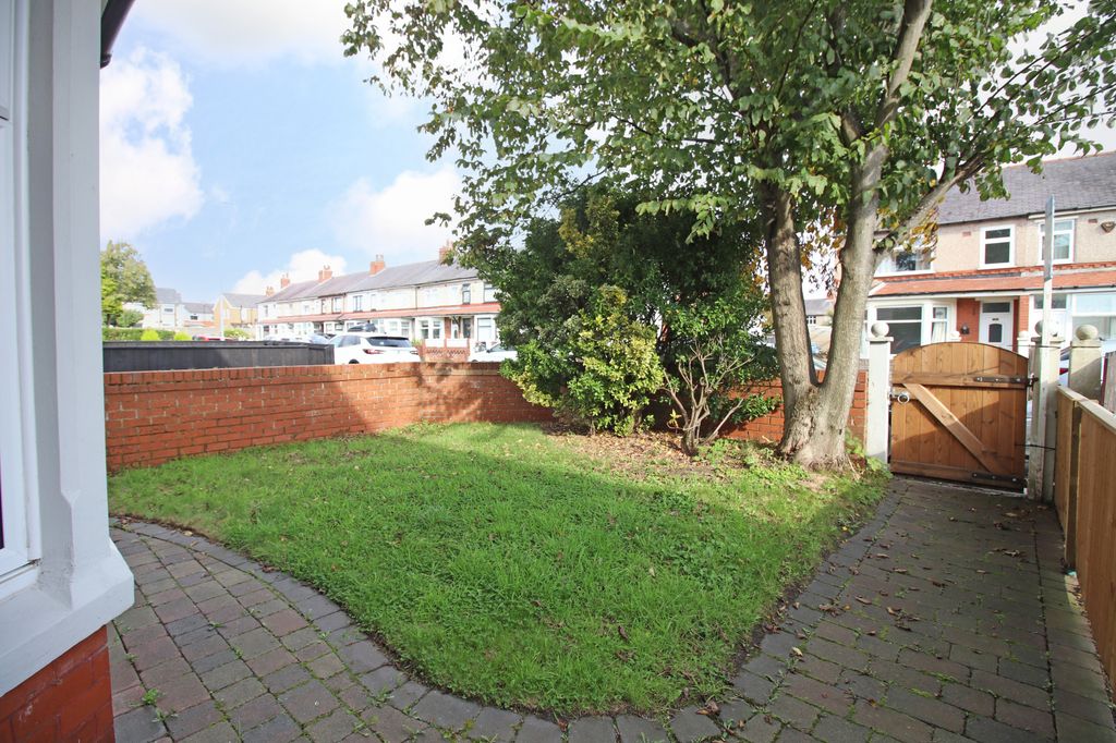 Property photo 2 of 22