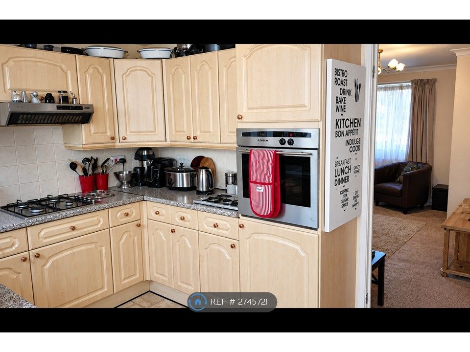 Property photo 3 of 9 Kitchen