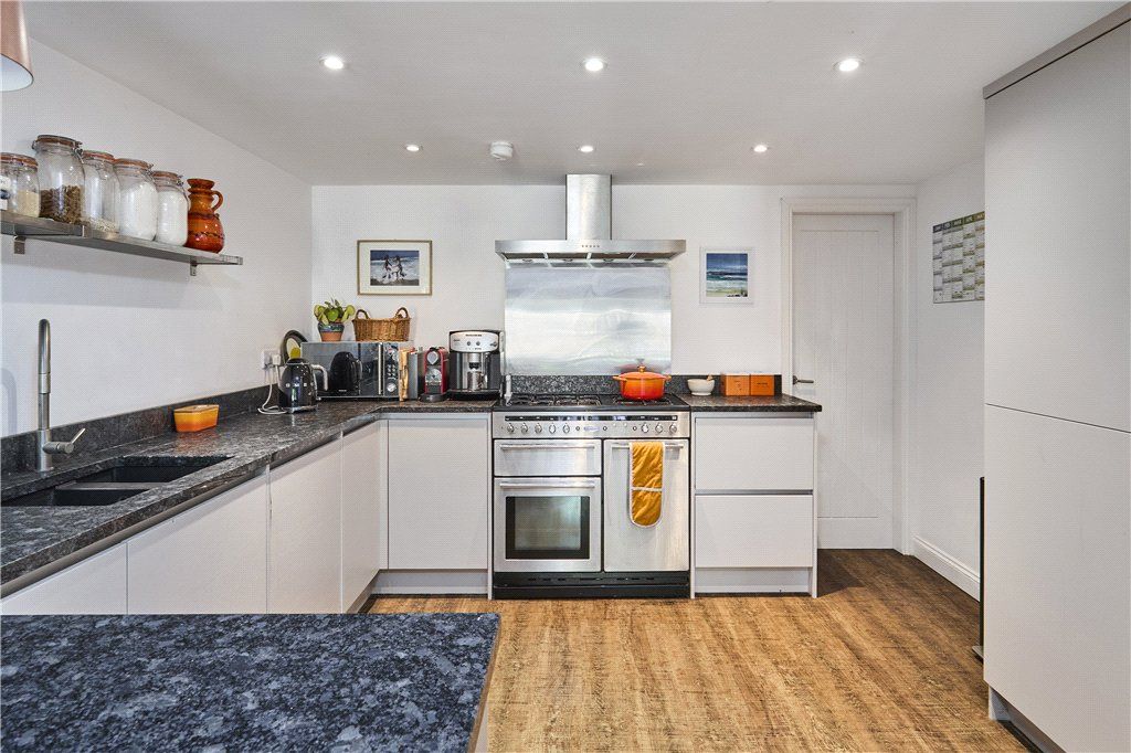 Property photo 3 of 22 Kitchen