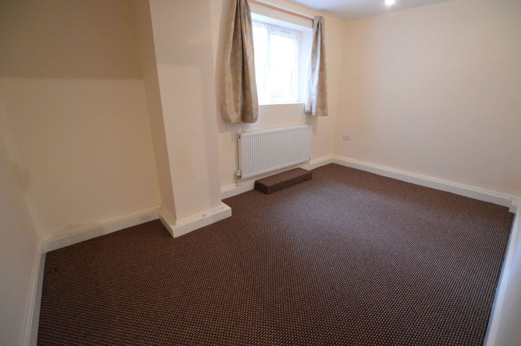 Property photo 3 of 5