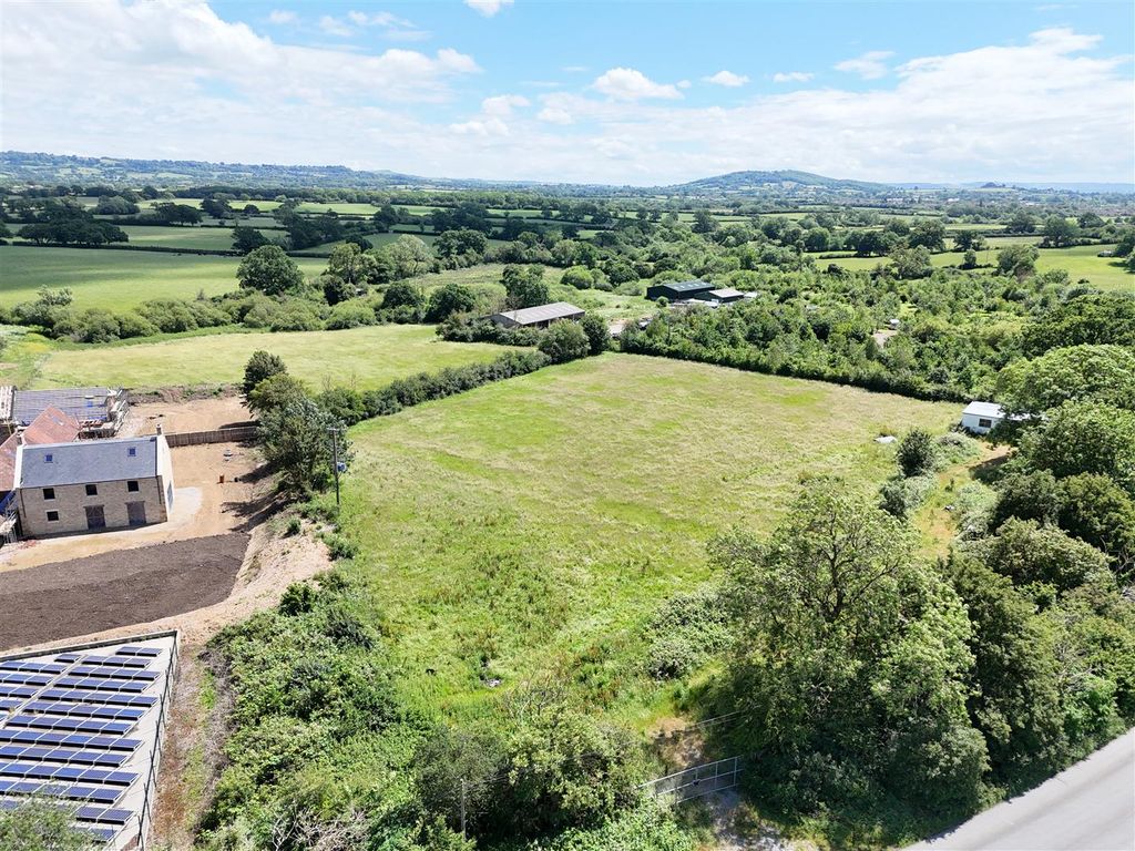 Property photo 2 of 10