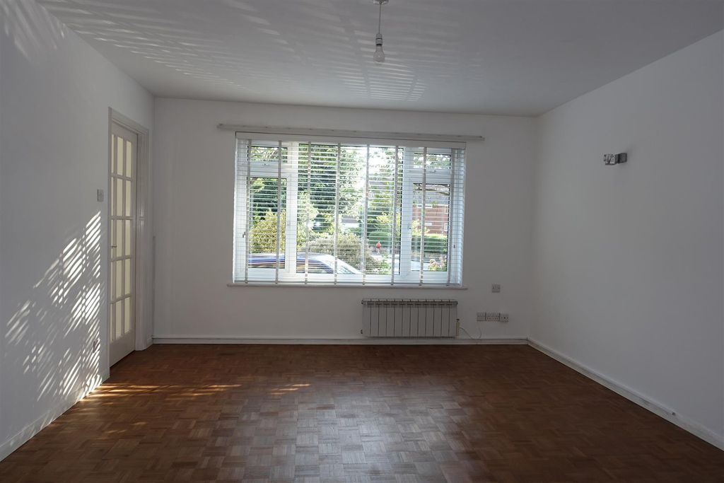 Property photo 2 of 26 Living Room