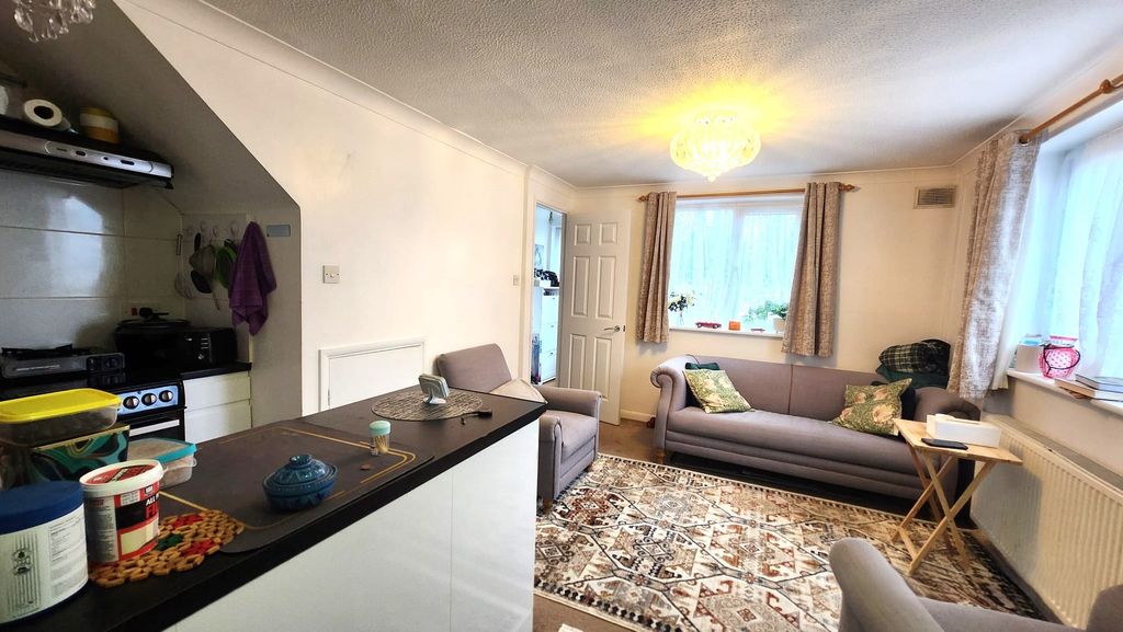 Property photo 3 of 9