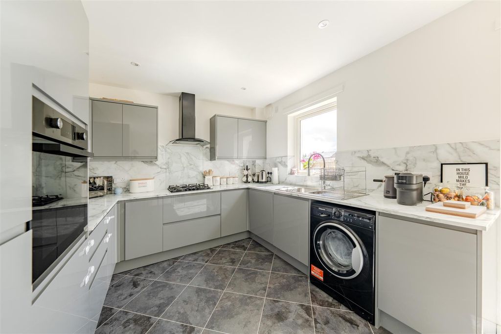 Property photo 3 of 15 45_Washington_Avenue-6.Jpg
