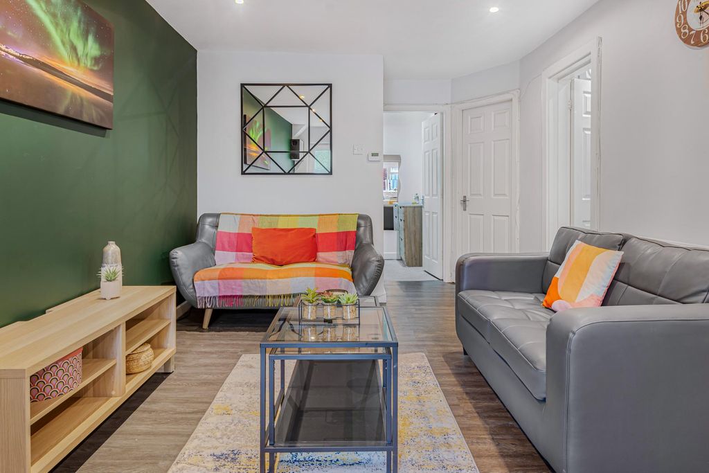 Property photo 3 of 10 Property Photo