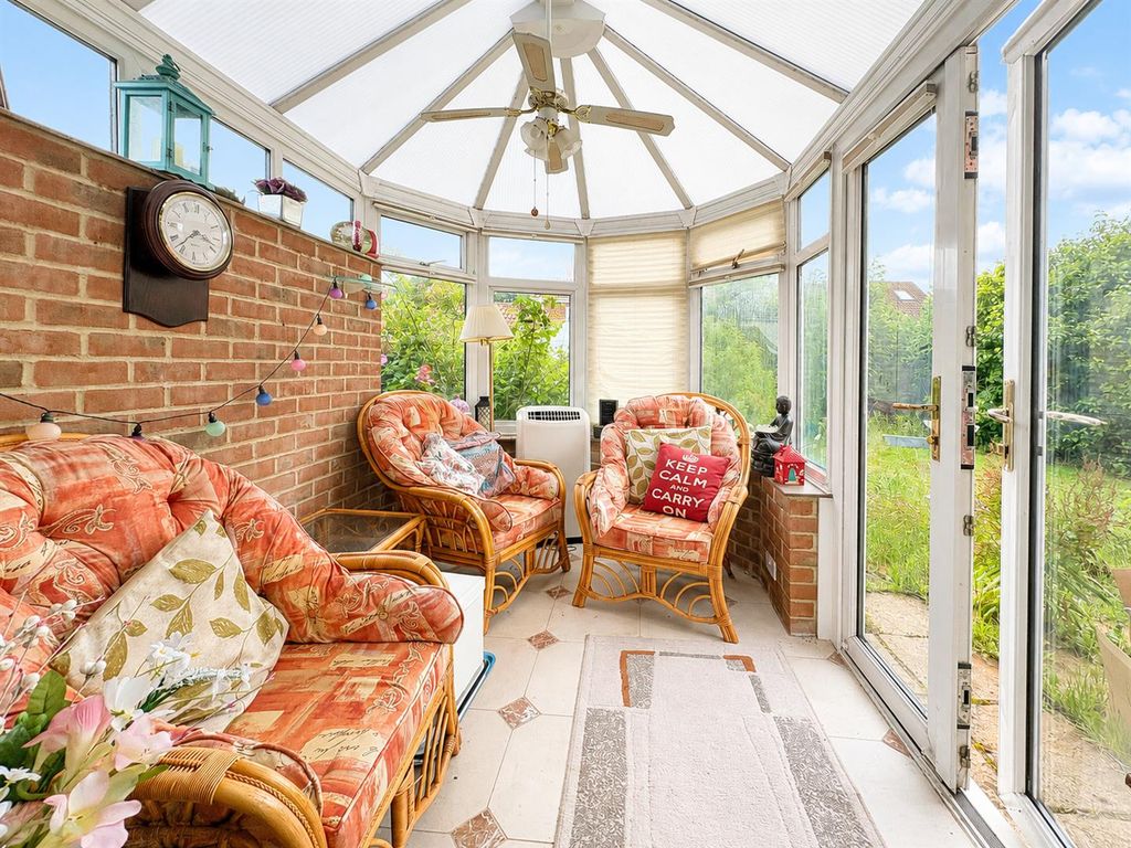 Property photo 3 of 15 Conservatory.Png
