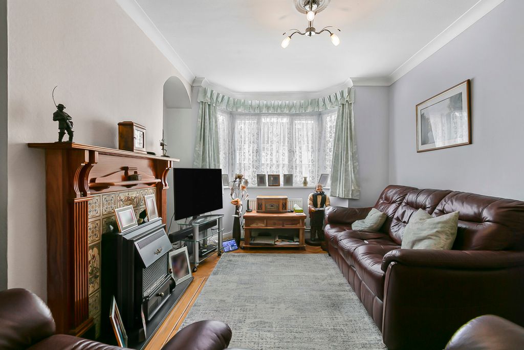Property photo 2 of 15 Reception Room