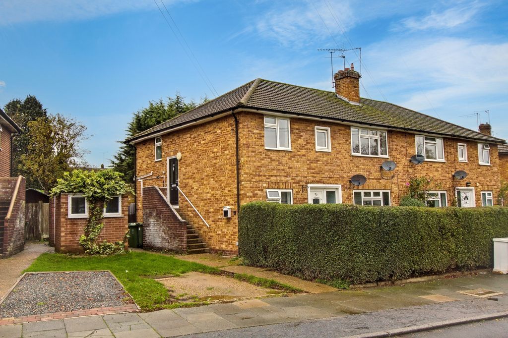 Property photo 1 of 18 32 Ladbrooke Crescent, Sidcup, Da14 4Rt