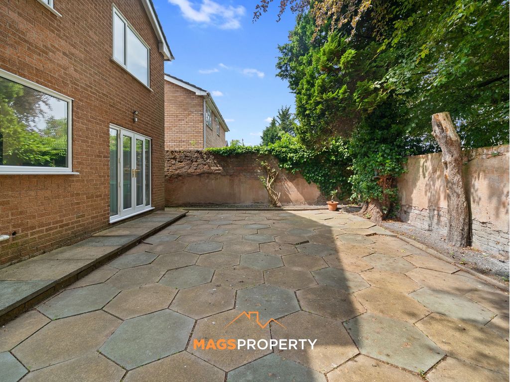 Property photo 2 of 37