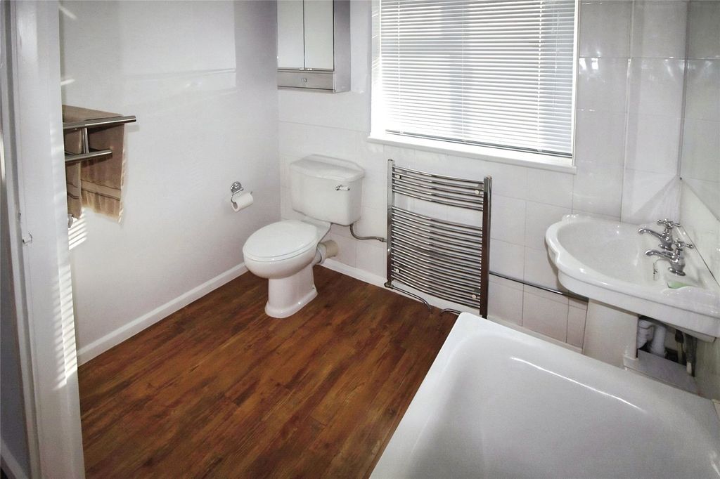 Property photo 2 of 11 Picture No. 15