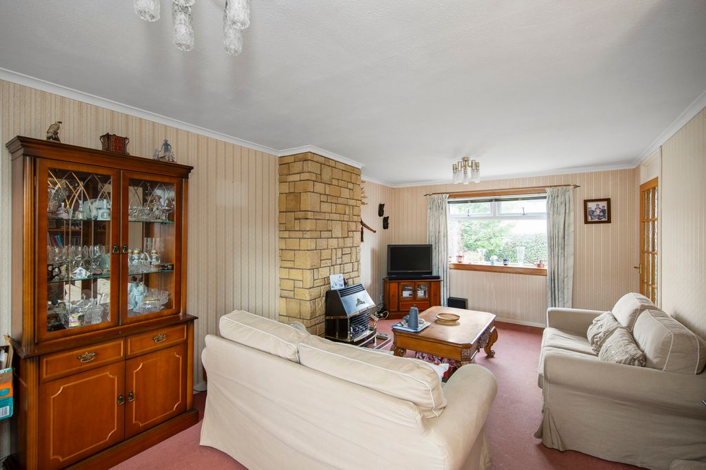 Property photo 3 of 15 Property Image 4