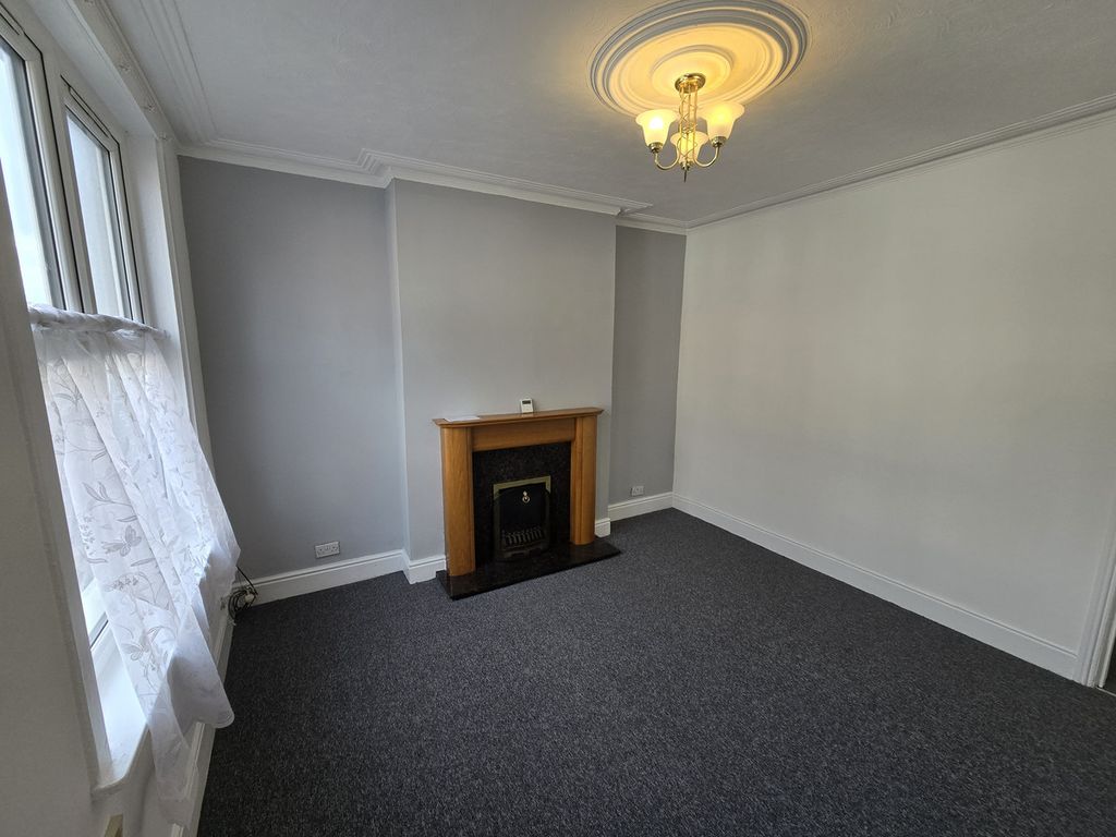 Property photo 2 of 35