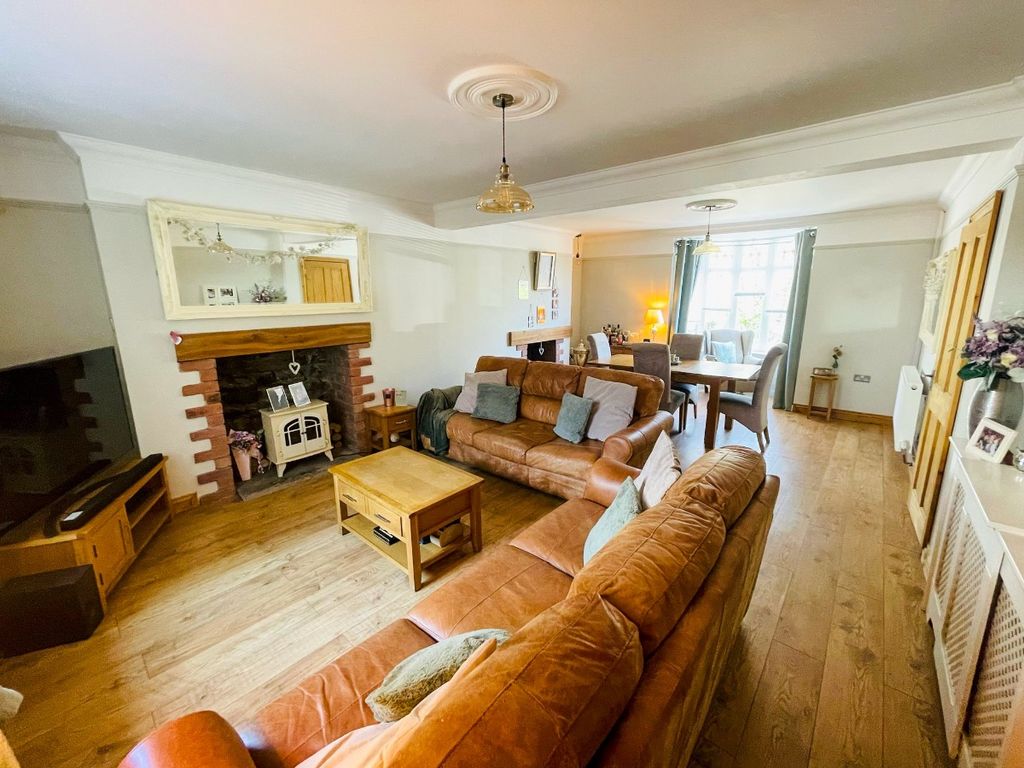Property photo 2 of 26