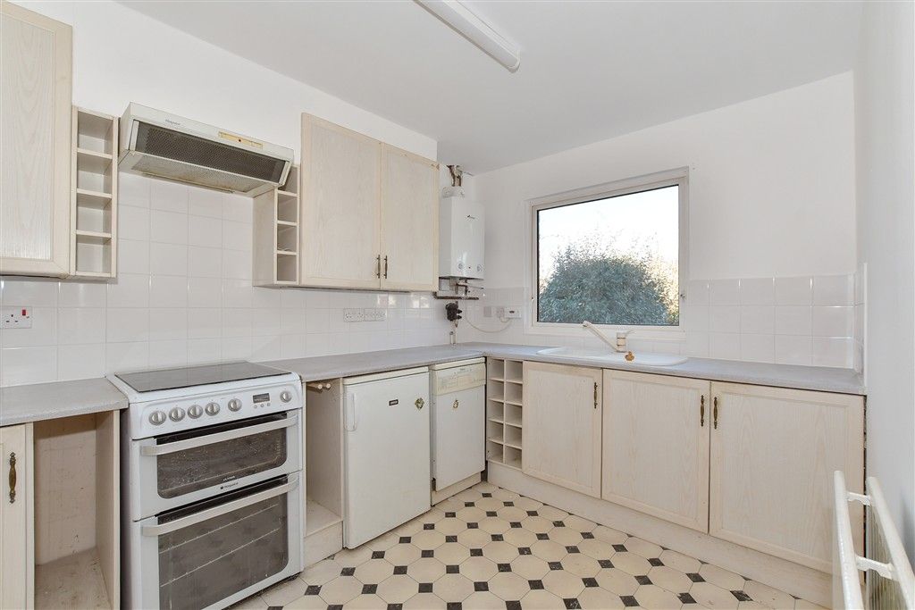 Property photo 2 of 18 Kitchen