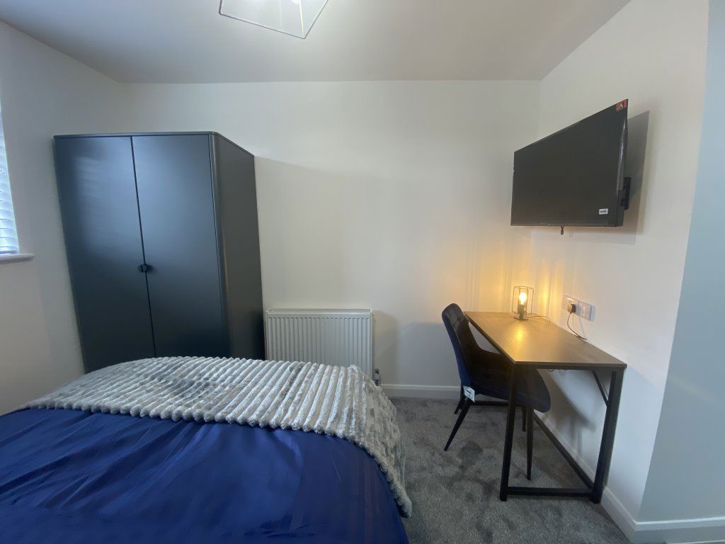 Property photo 2 of 25