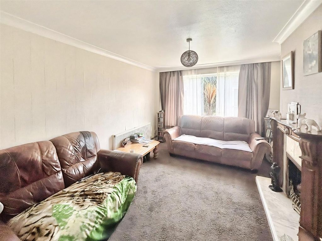 Property photo 2 of 10 Living Room