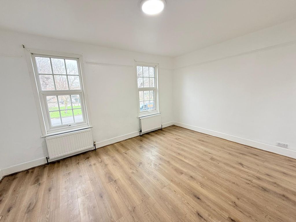 Property photo 2 of 12 23