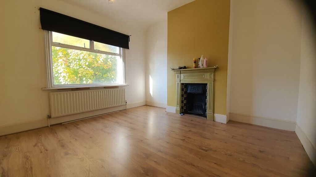 Property photo 3 of 11 Photo 2