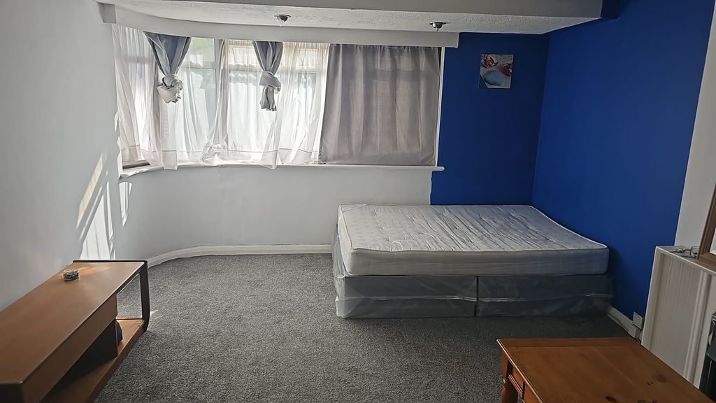 Property photo 1 of 3