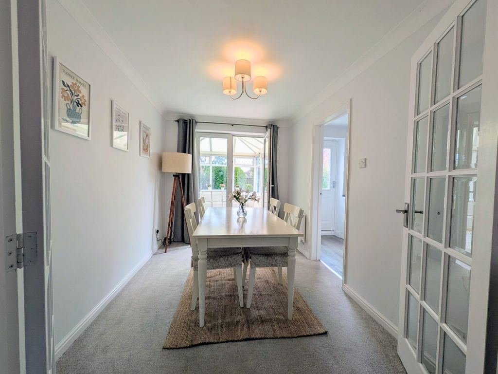 Property photo 3 of 15 688A256E-F0F6-4929-9297-903093Cbf61E