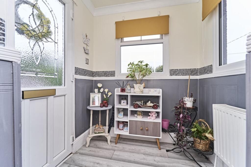 Property photo 2 of 26