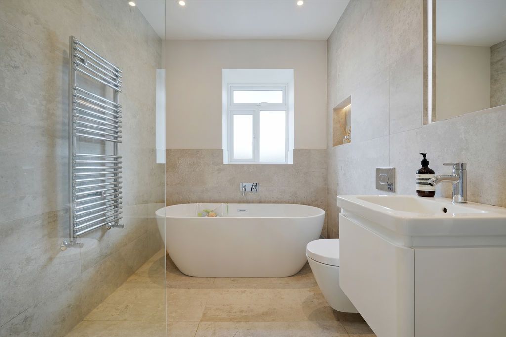Property photo 3 of 29 Bathroom