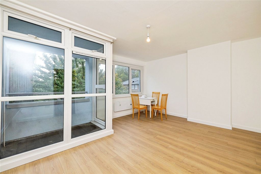 Property photo 3 of 10 Living Room