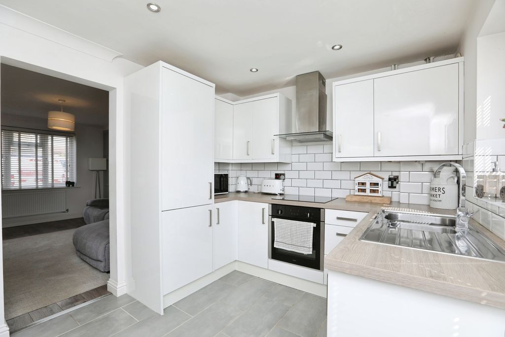 Property photo 3 of 16 Pbox-Img.Jpg