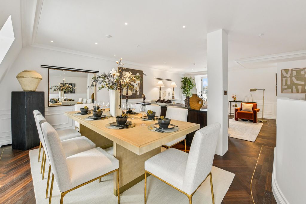 Property photo 3 of 20 Image