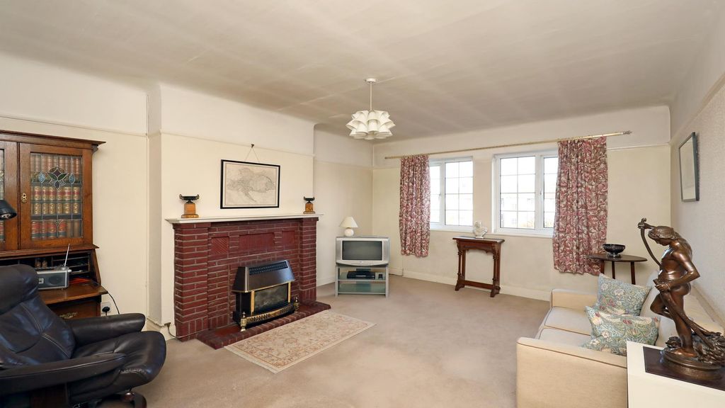Property photo 3 of 9