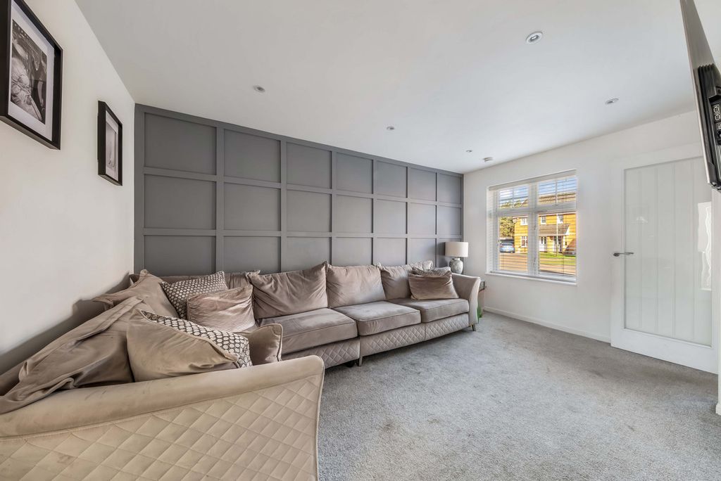 Property photo 3 of 21