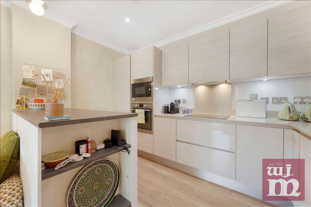 Property photo 3 of 16 Kitchen