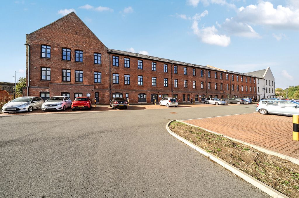 Property photo 1 of 13 1528168-1-1A116Fb...