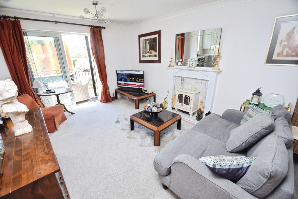 Property photo 2 of 13 B898Dbc9-Lounge 201 60