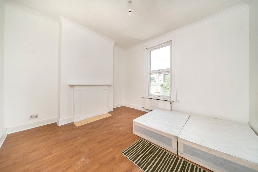 Property photo 3 of 12 Bedroom
