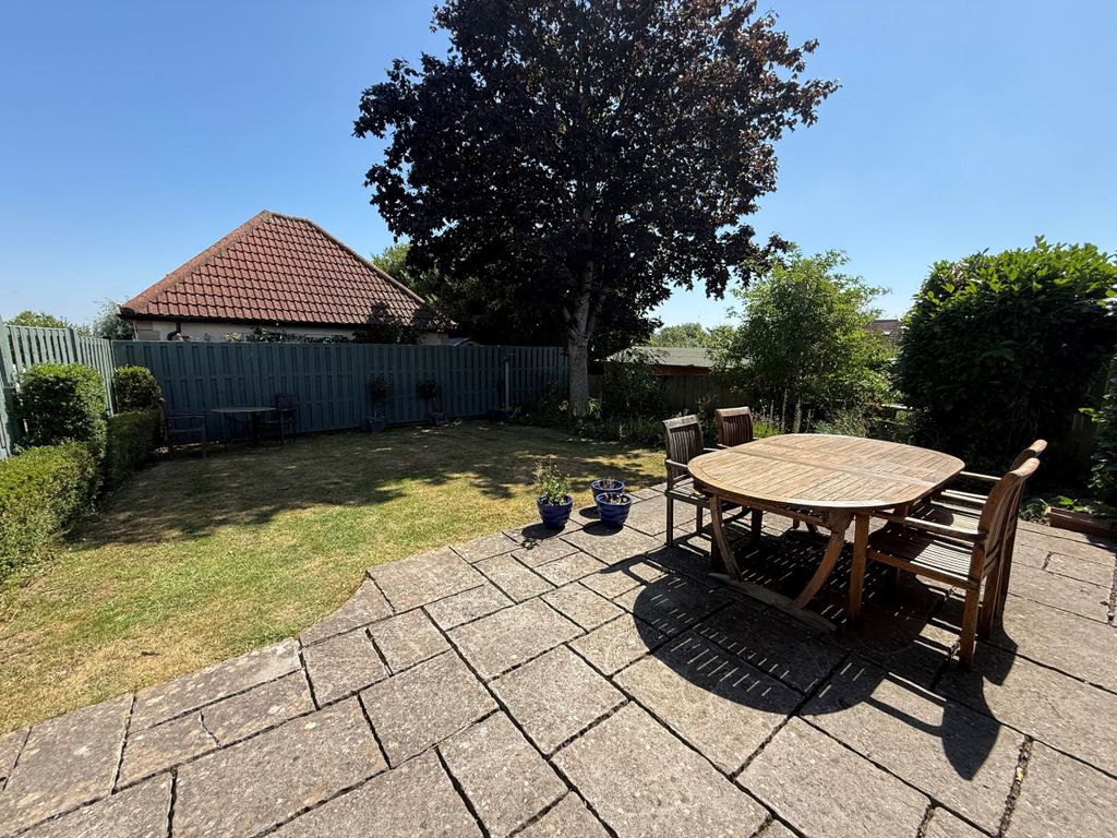 Property photo 2 of 20