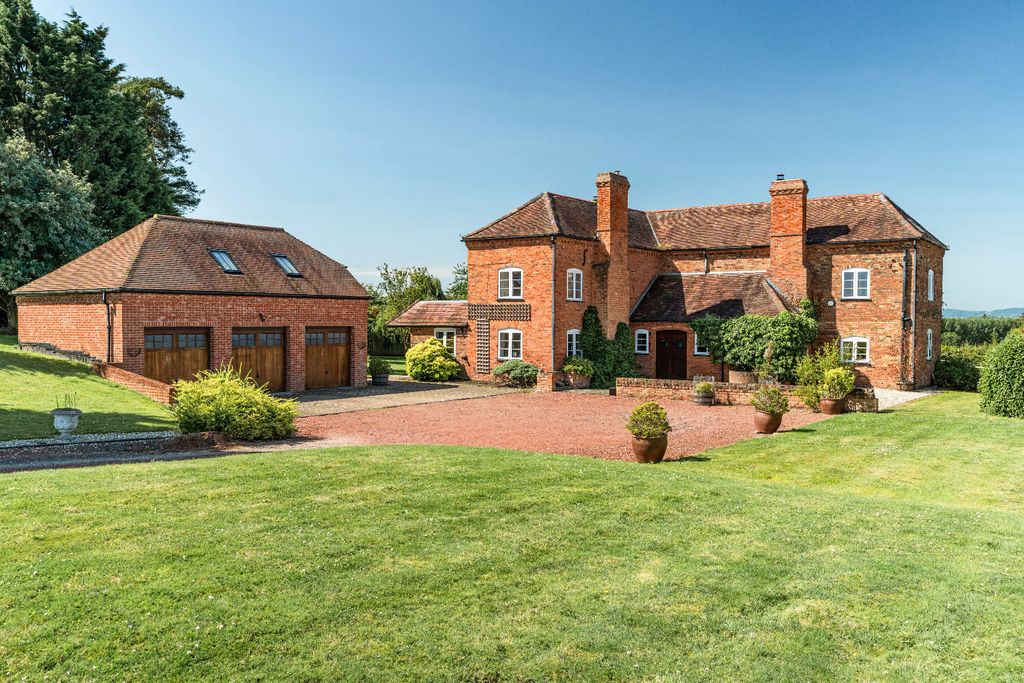 Property photo 1 of 34