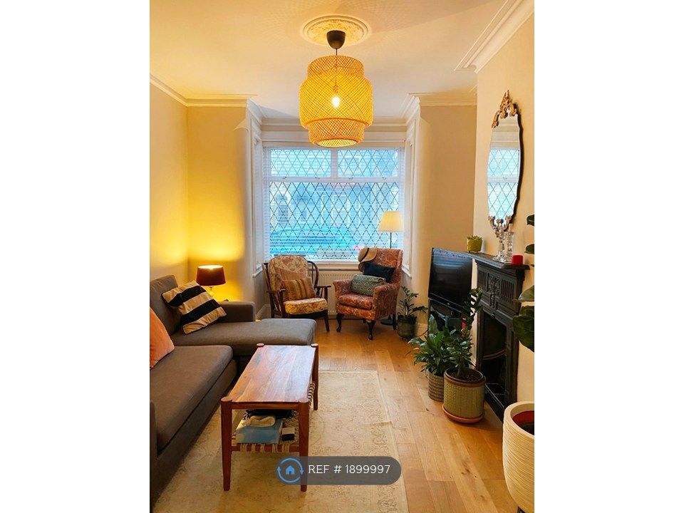 Property photo 1 of 18 Living Room 1