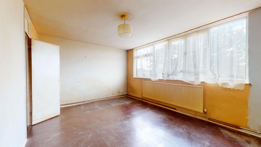 Property photo 2 of 19 6 Peabody Hill, Tulse Hill, London, Se21 8Ld